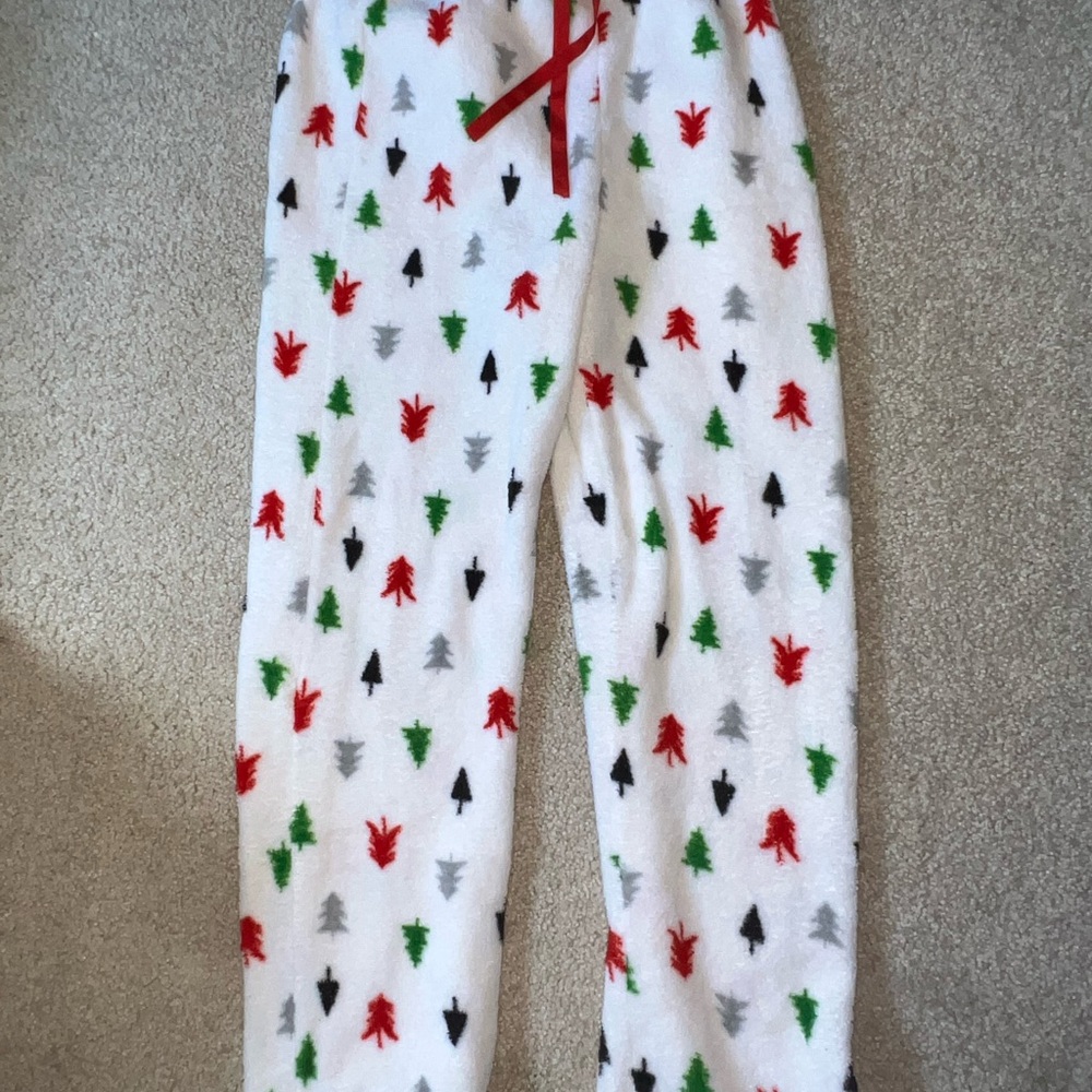 Women's Pajamas with Festive Tree Print